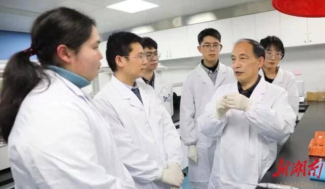 致敬劳动者|星空web版登录入口：守初心育人才，铸匠心担使命